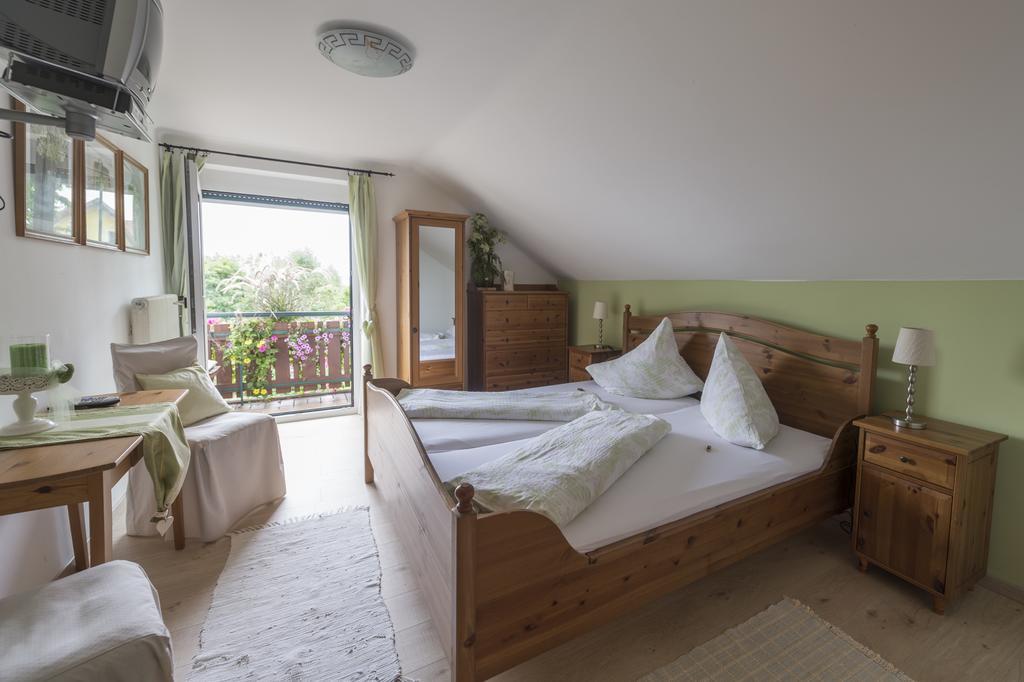 Privatzimmer Haring Kitzeck im Sausal Exterior photo